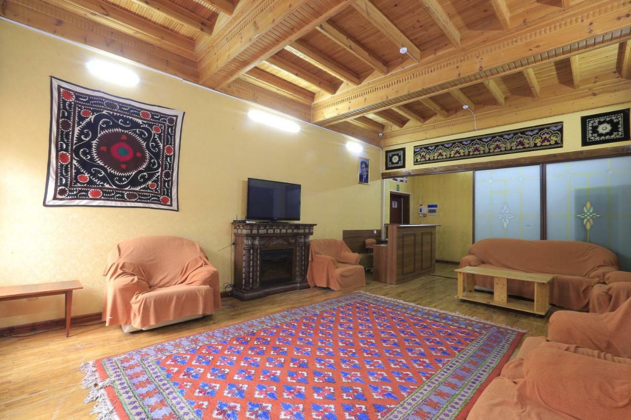 Yellow Hostel Dushanbe Exterior photo